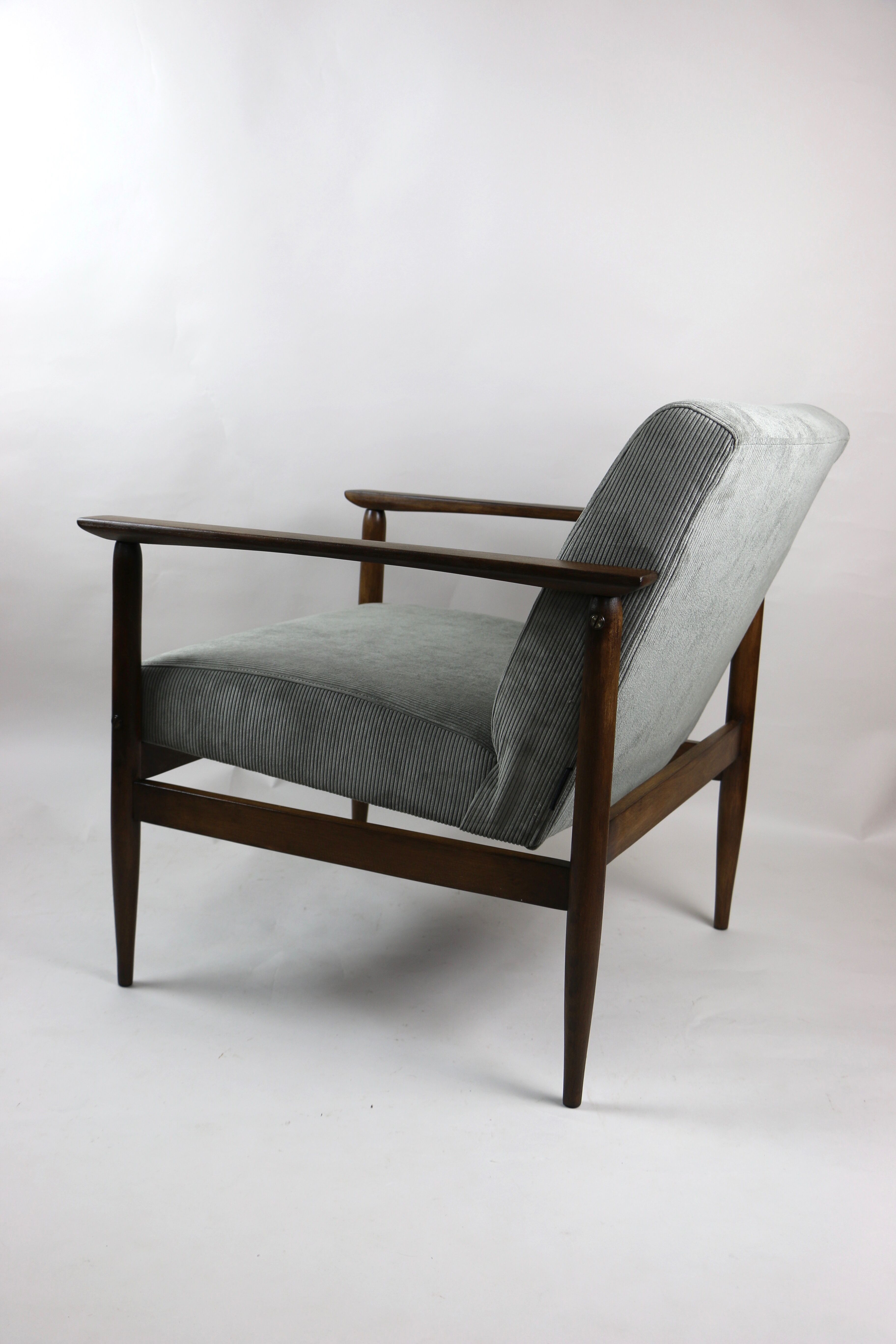 Fauteuil classique en velours côtelé, années 1970