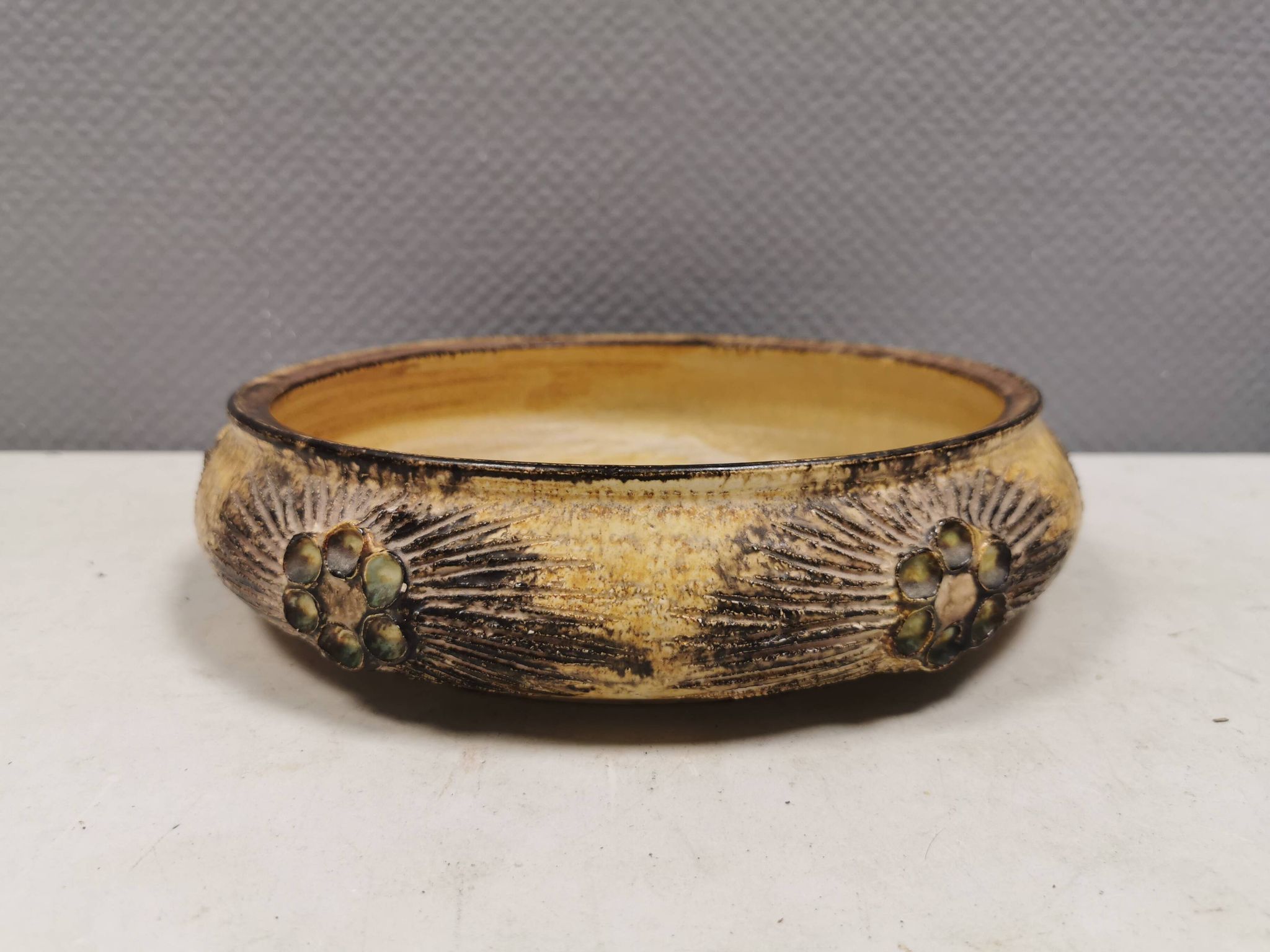Large ceramic dish by Jette Hellerøe, Denmark, 1970s.