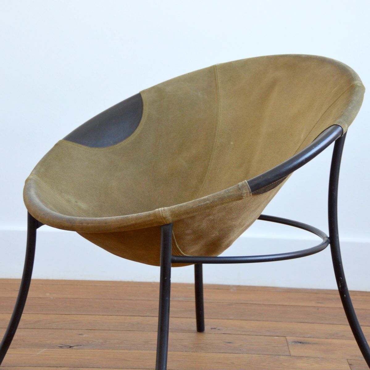Circle chair in vintage suede 1960s