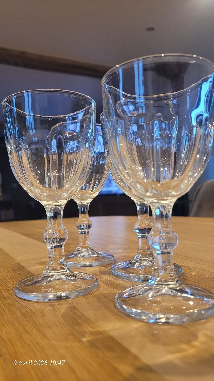 4 thick glass stemmed glasses