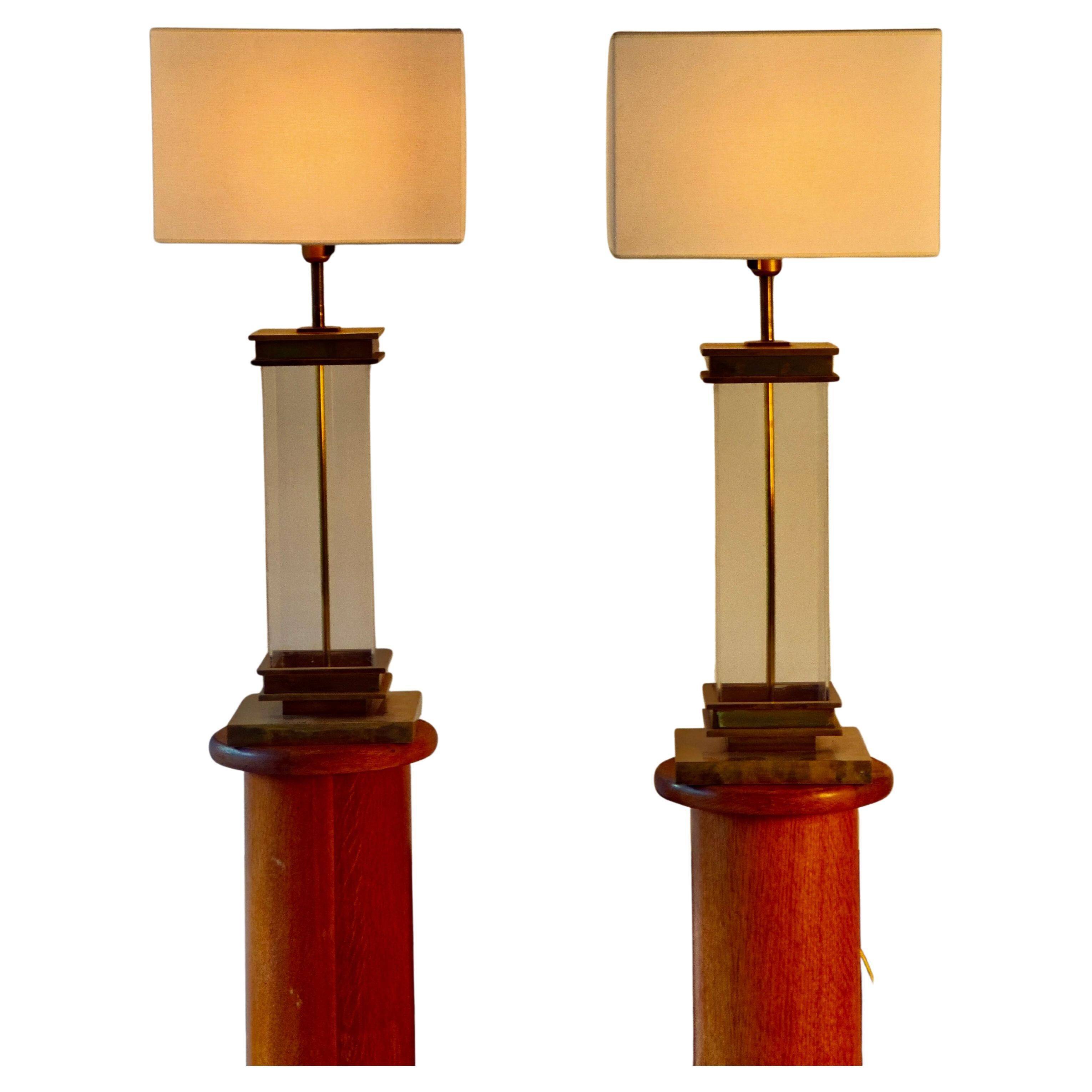 Pair of Monumental Floor Lamps in Plexiglass and Bronze, Italy, 1970s