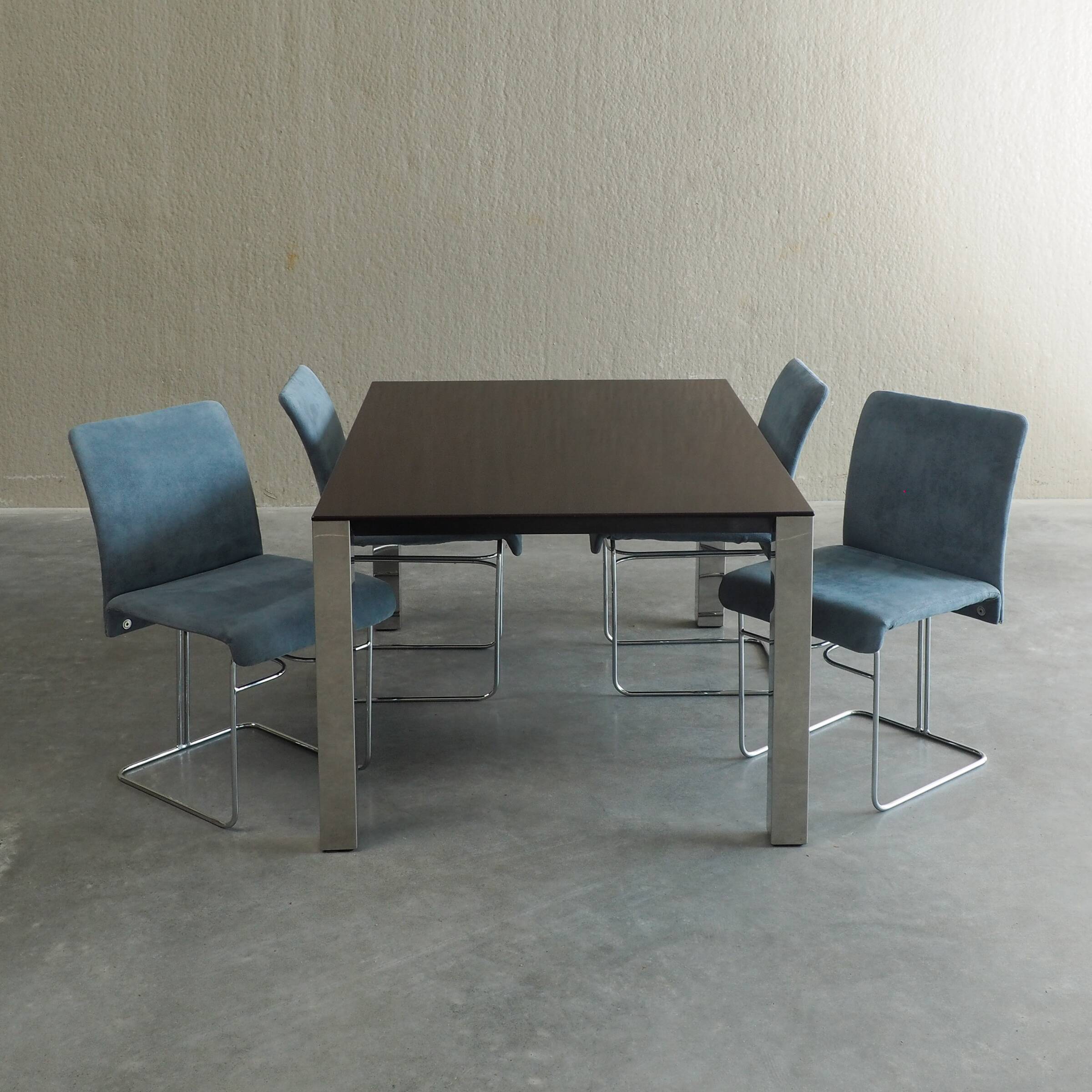 Dining table by Giovanni Offredi for Saporiti