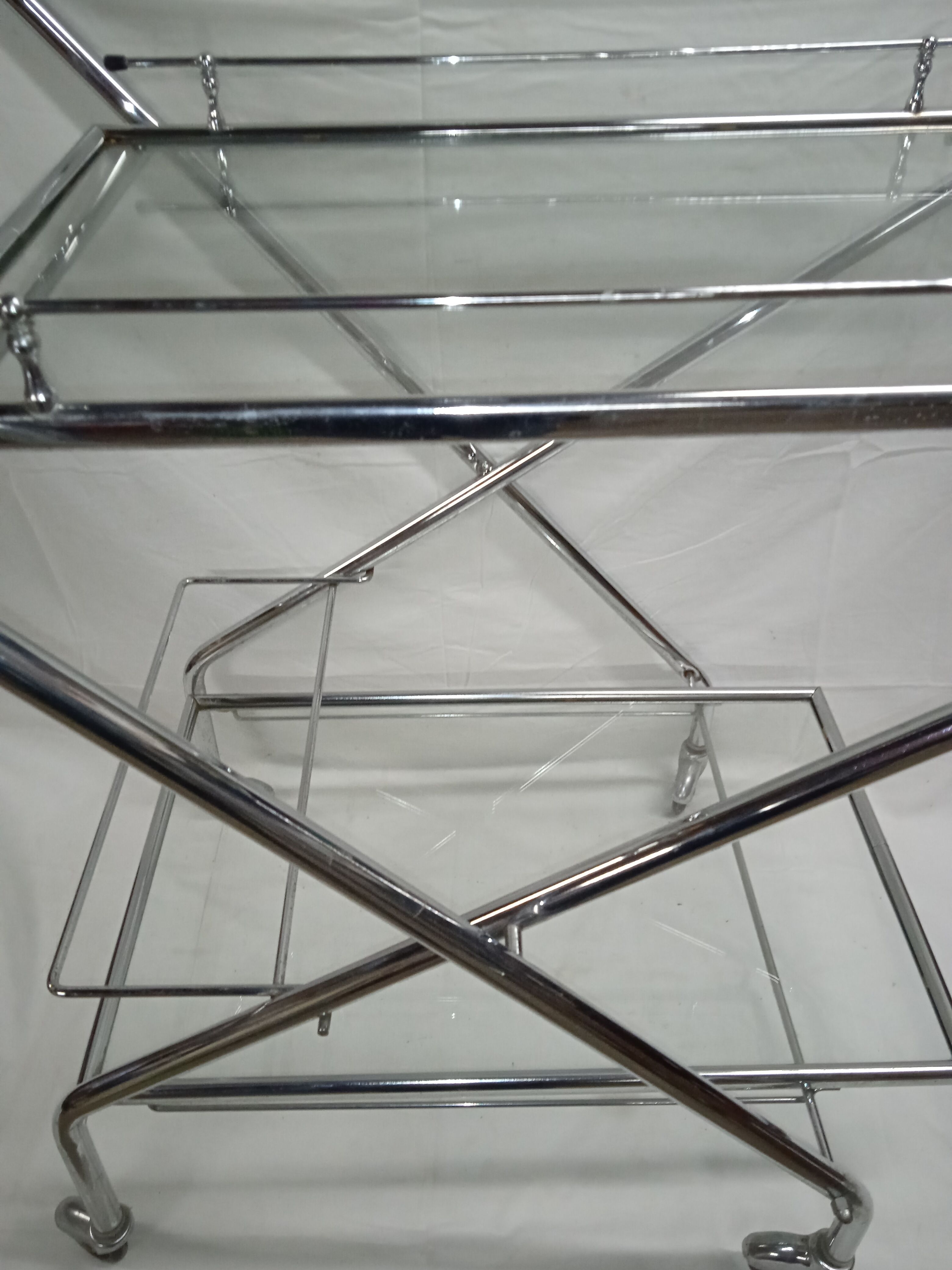 Sliding service chrome metal