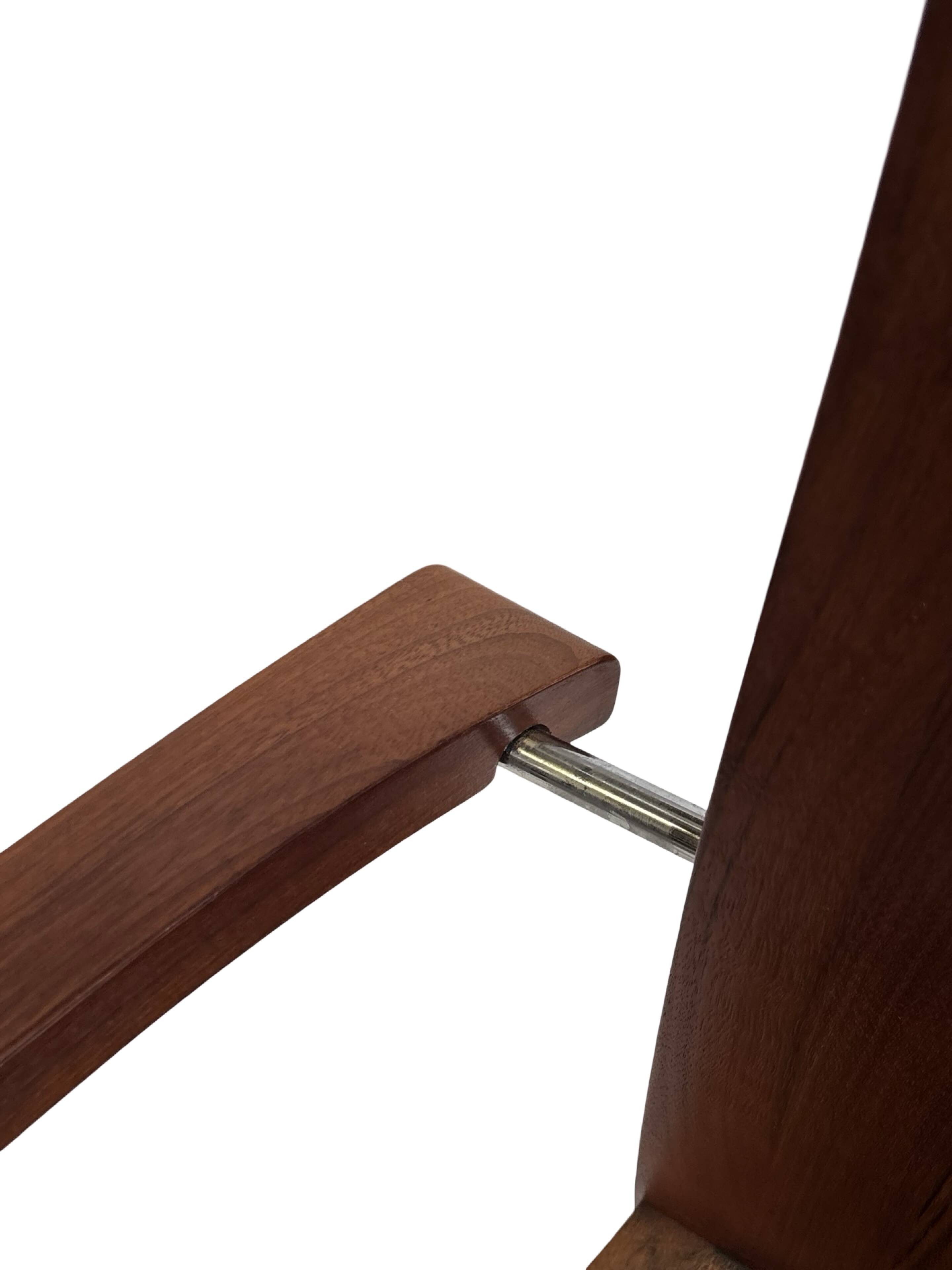 Ensemble vintage de quatre chaises design en hêtre massif chrome