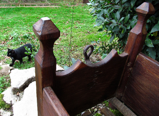 Berceau antique Français balançant 1900