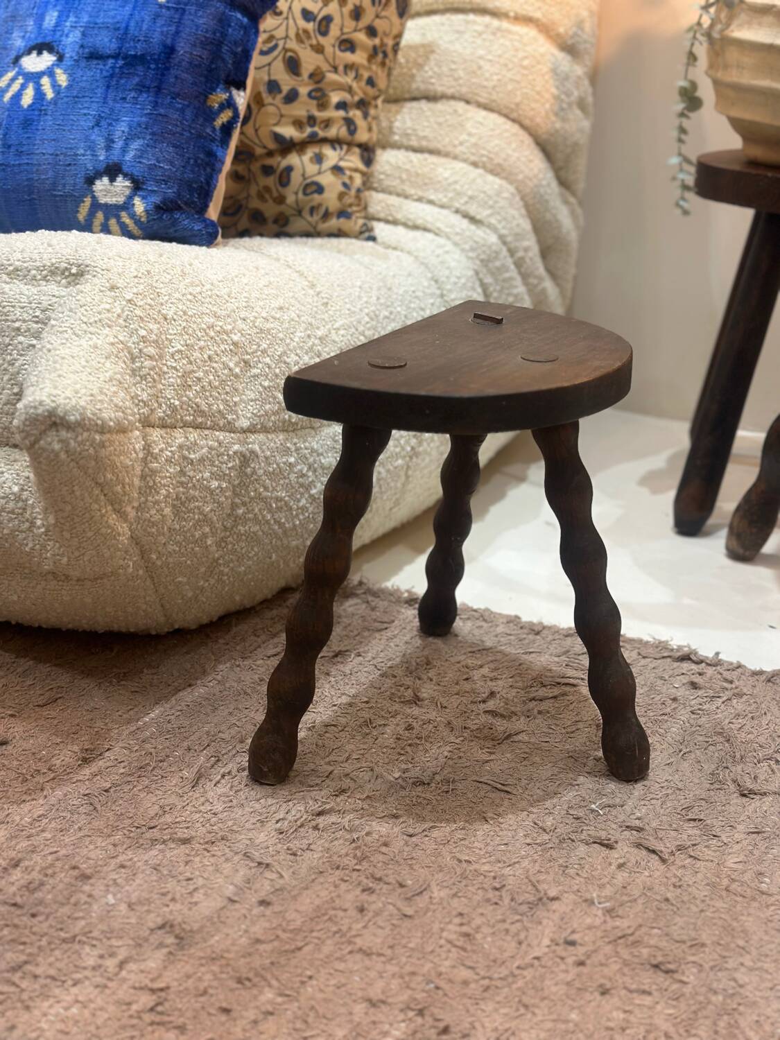 Vintage tripod stool - wooden balls