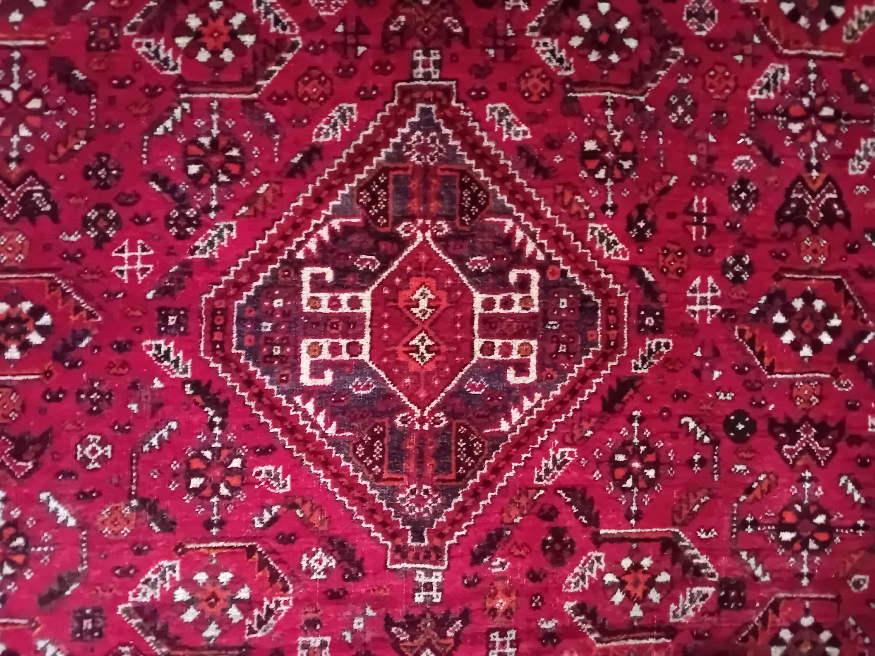 Handmade Shiraz Persian Rug 265x172cm
