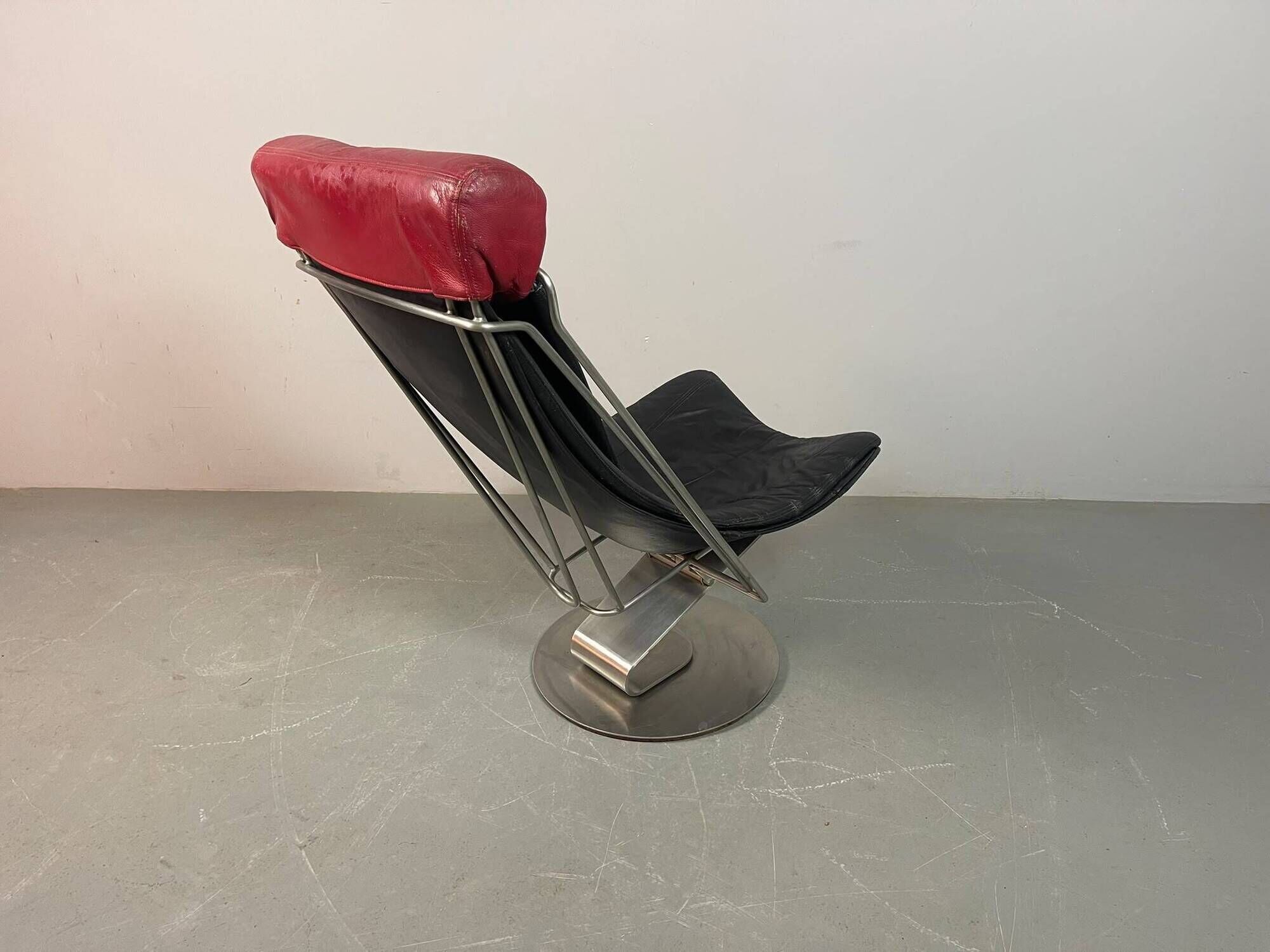 Mid-Century Danish Design ‘Interdane’ Lounge Chair in Black & Red