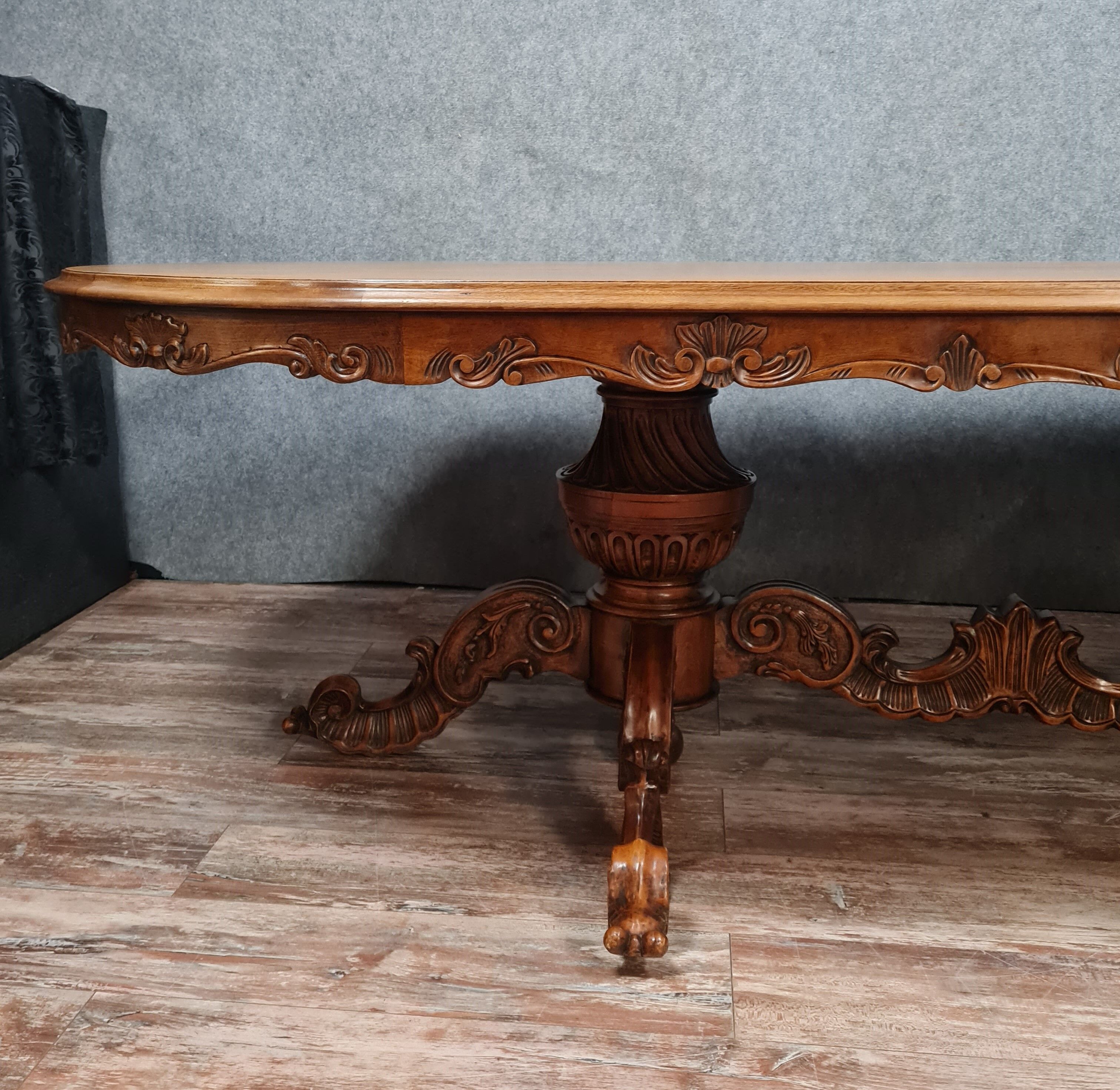 Table pedestal table napoleon III period in walnut around 1880