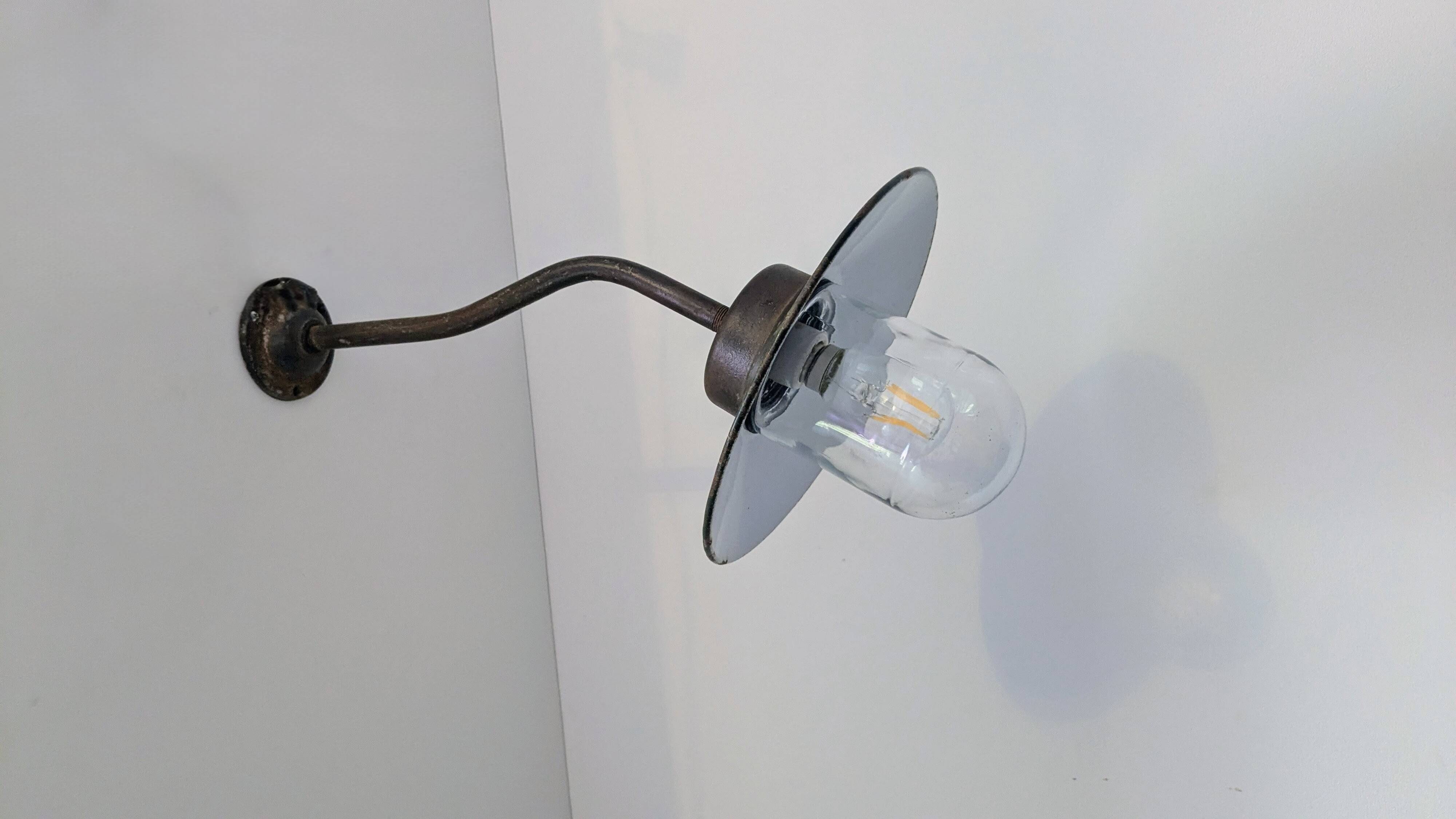 Antique wall light – Swan neck – Green enamelled sheet metal