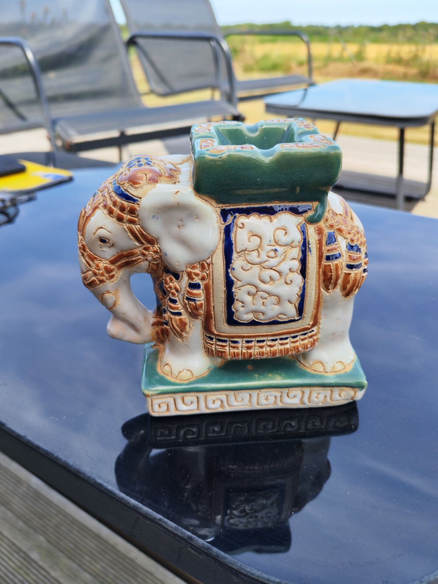 Cendrier vide poche  éléphant en céramique