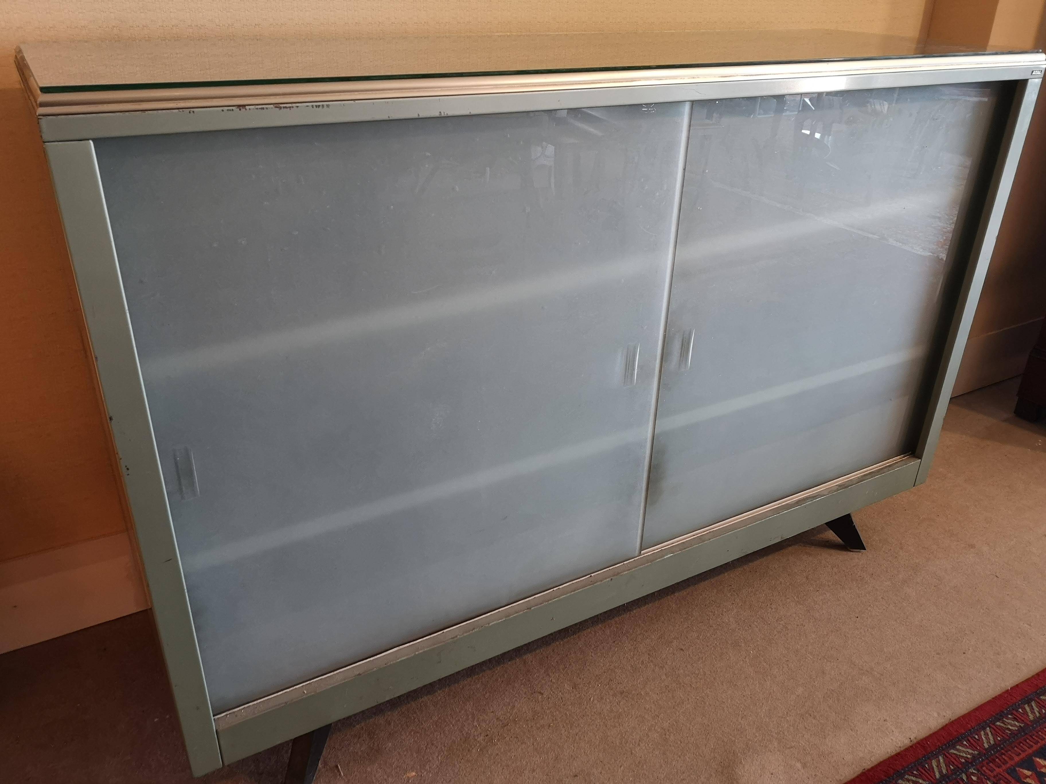 Buffet d'atelier vintage