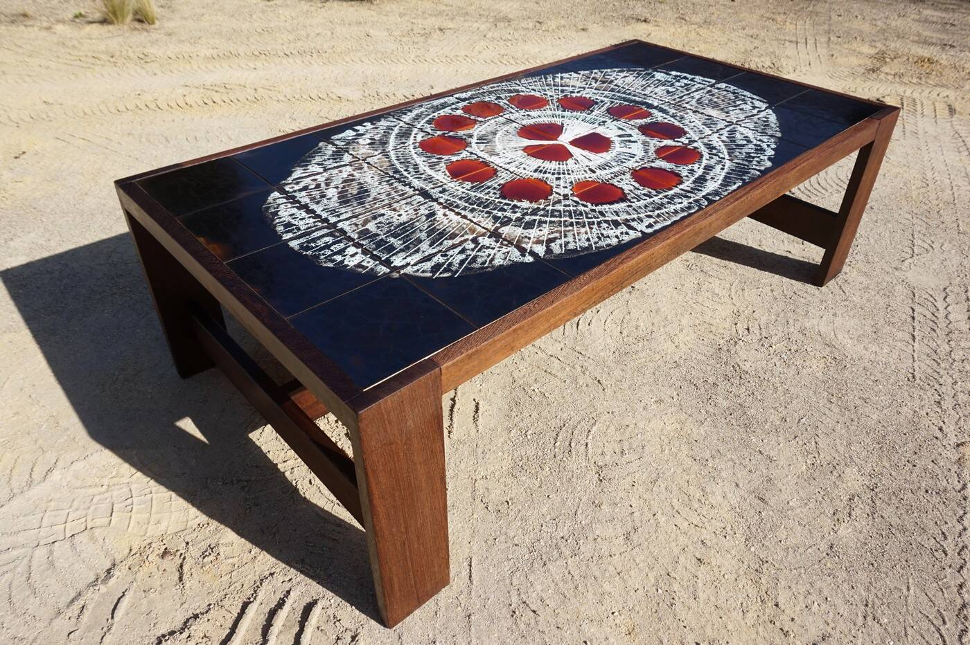 Table basse en céramique et wengé de style mid-century attribuée à Belarti Belgique 1970