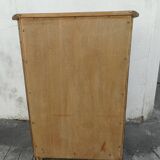 Extra furniture a door topped by a niche