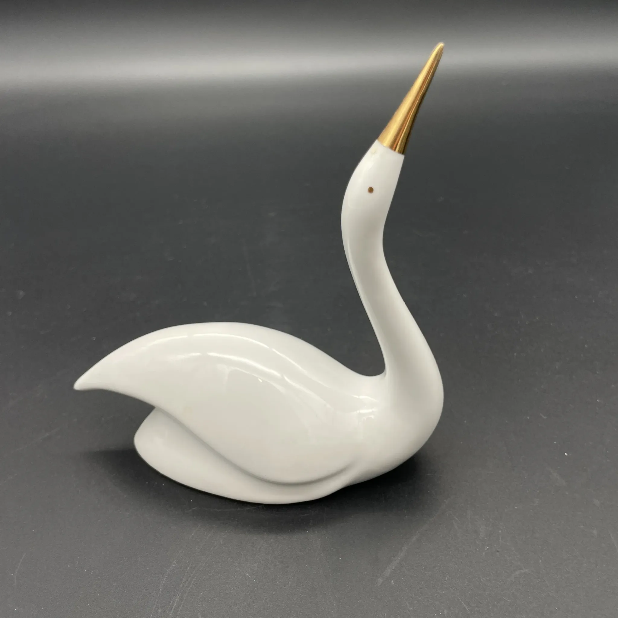Porcelain Swan Hollóháza – Hungary – Vintage figurine with a golden beak