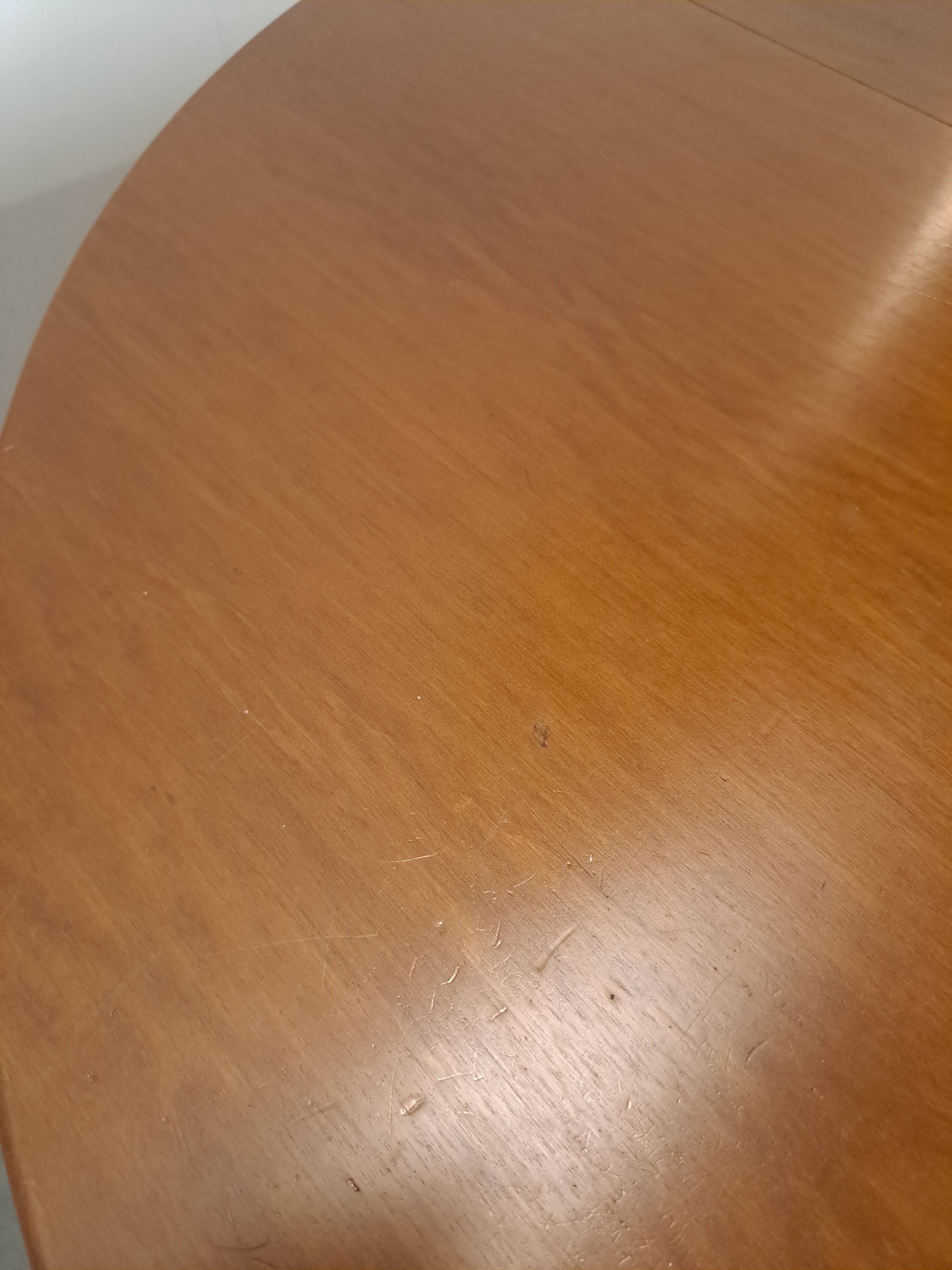 Ronde uitschuifbare eettafel Thonet