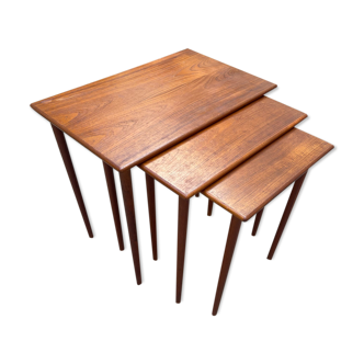 Teak trundle table