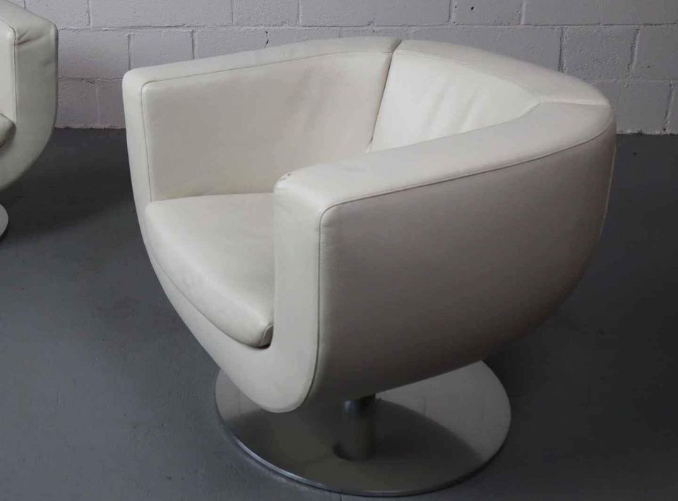 Fauteuils en cuir B&B Italia « Tulip » conçus par Jeffrey Bernett en 2000