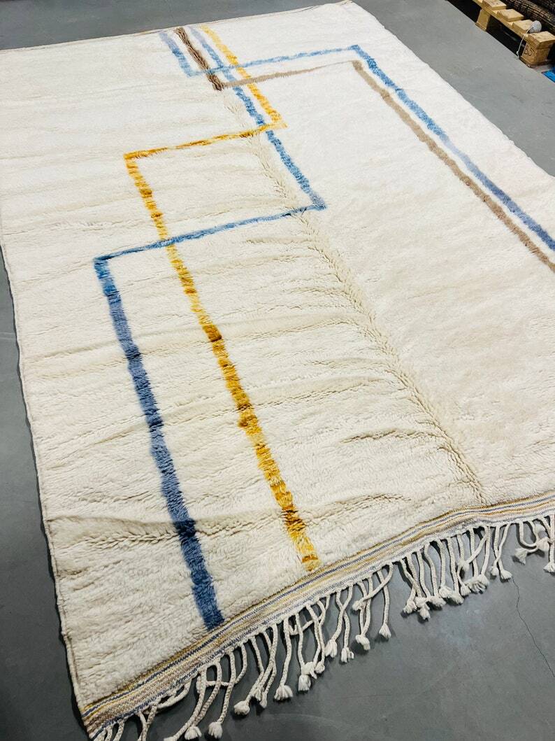 Traditional handmade Beni Ouarine rug size 250cmx150cm