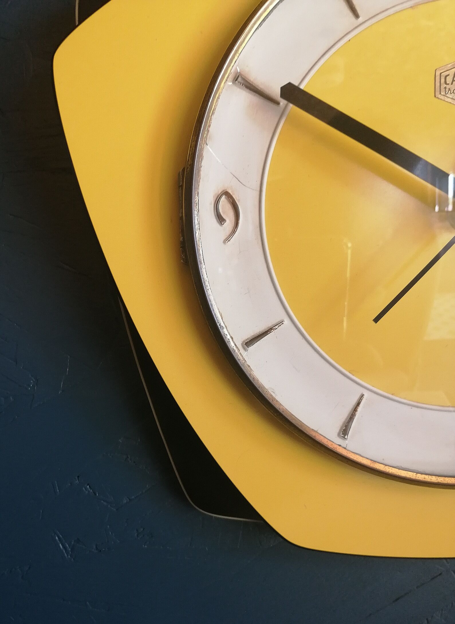 Clock vintage formica silent wall clock "Carrez Transistor yellow black"