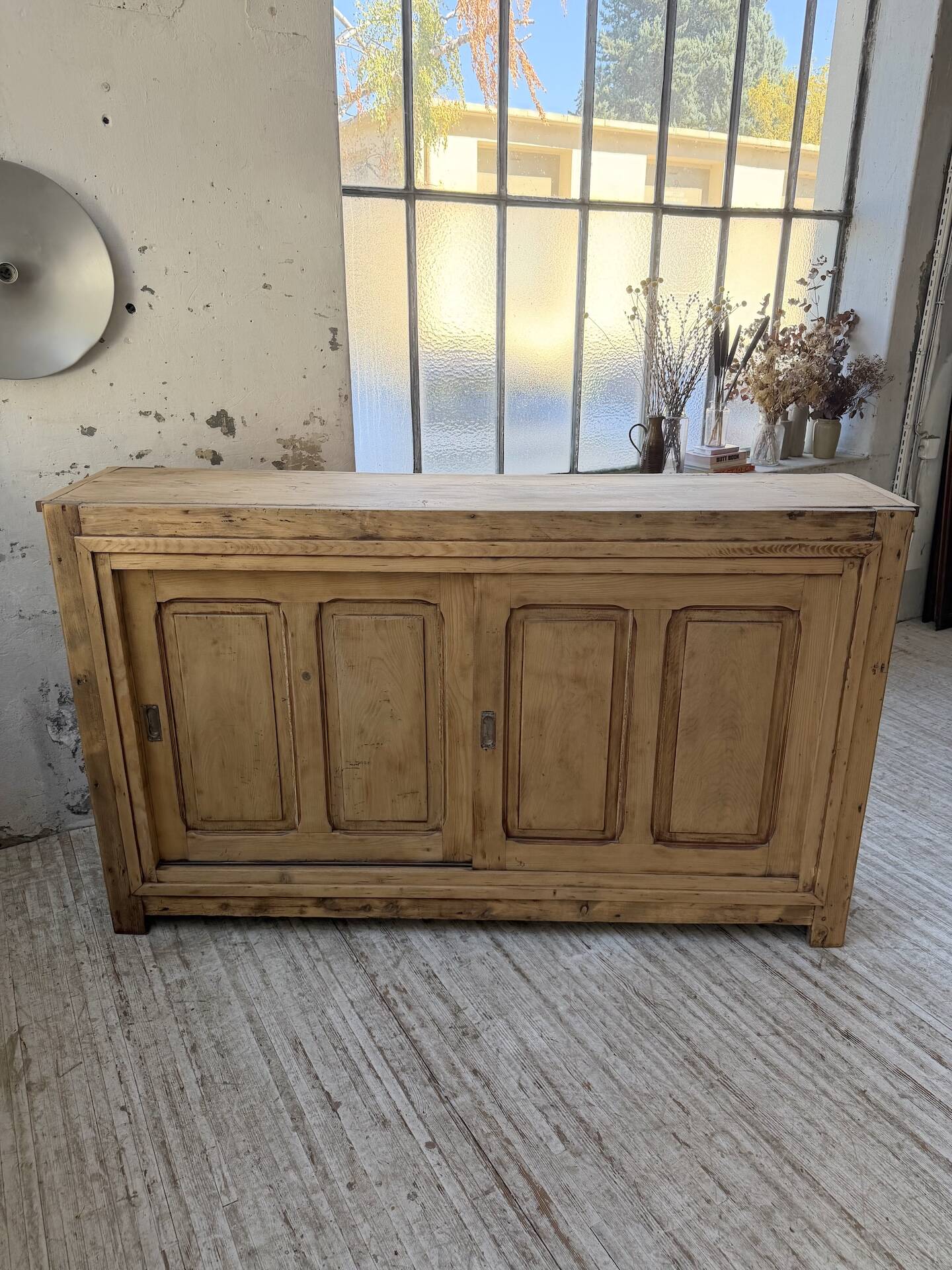 Enfilade with sliding doors from the 1950s