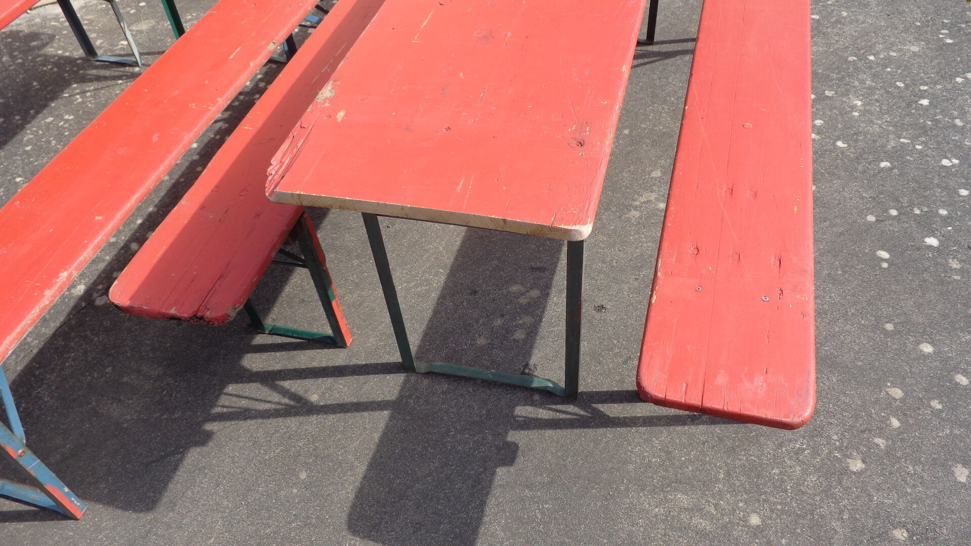 2 placemats and brewery benches