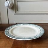 Small round dish on foot