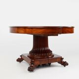 Extendable Antique English Dining Table in Victorian style, ca. 1830