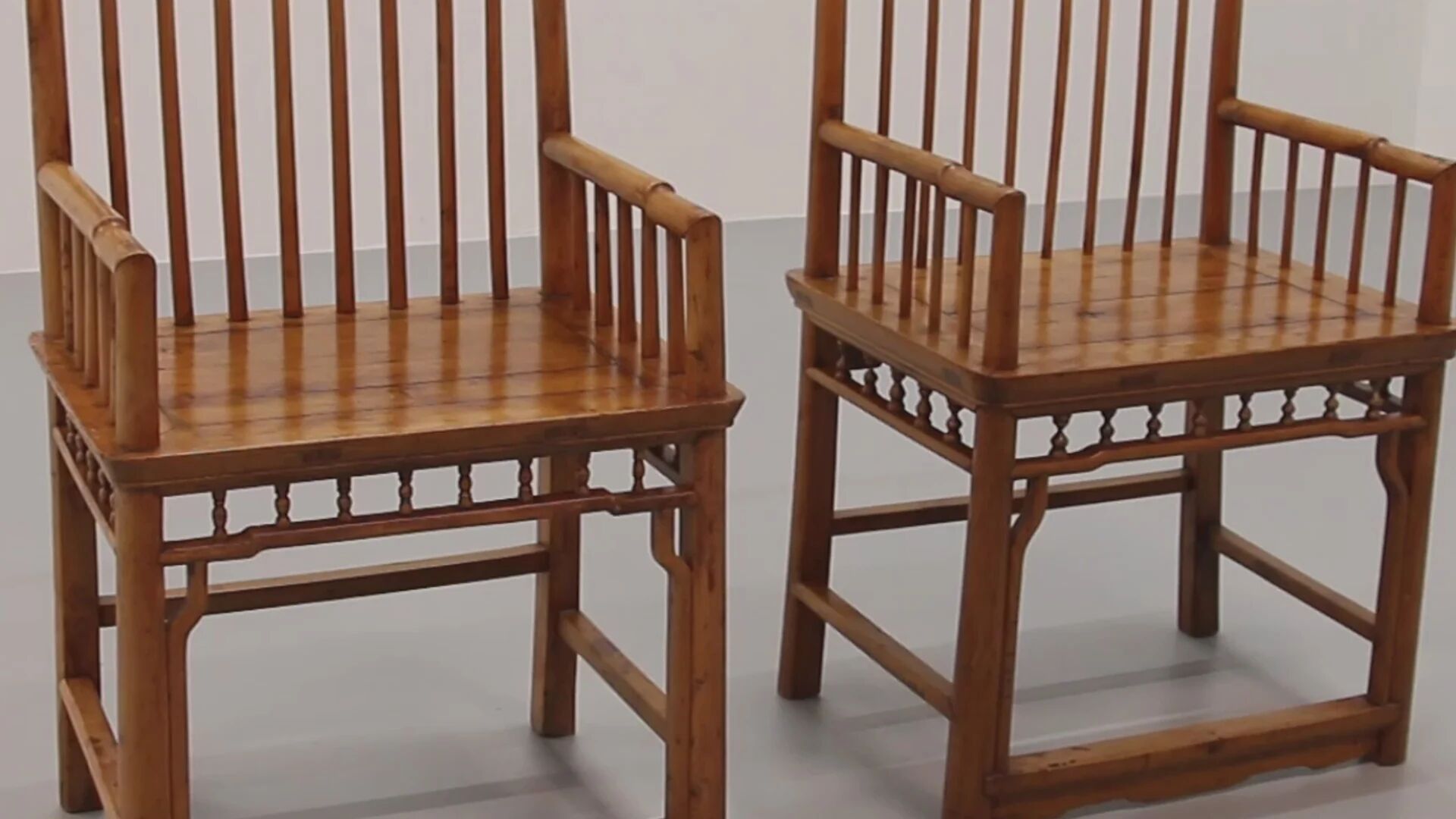 Rare Hongmu comb-back armchairs, hand-carved, late Qing dynasty, Asia
