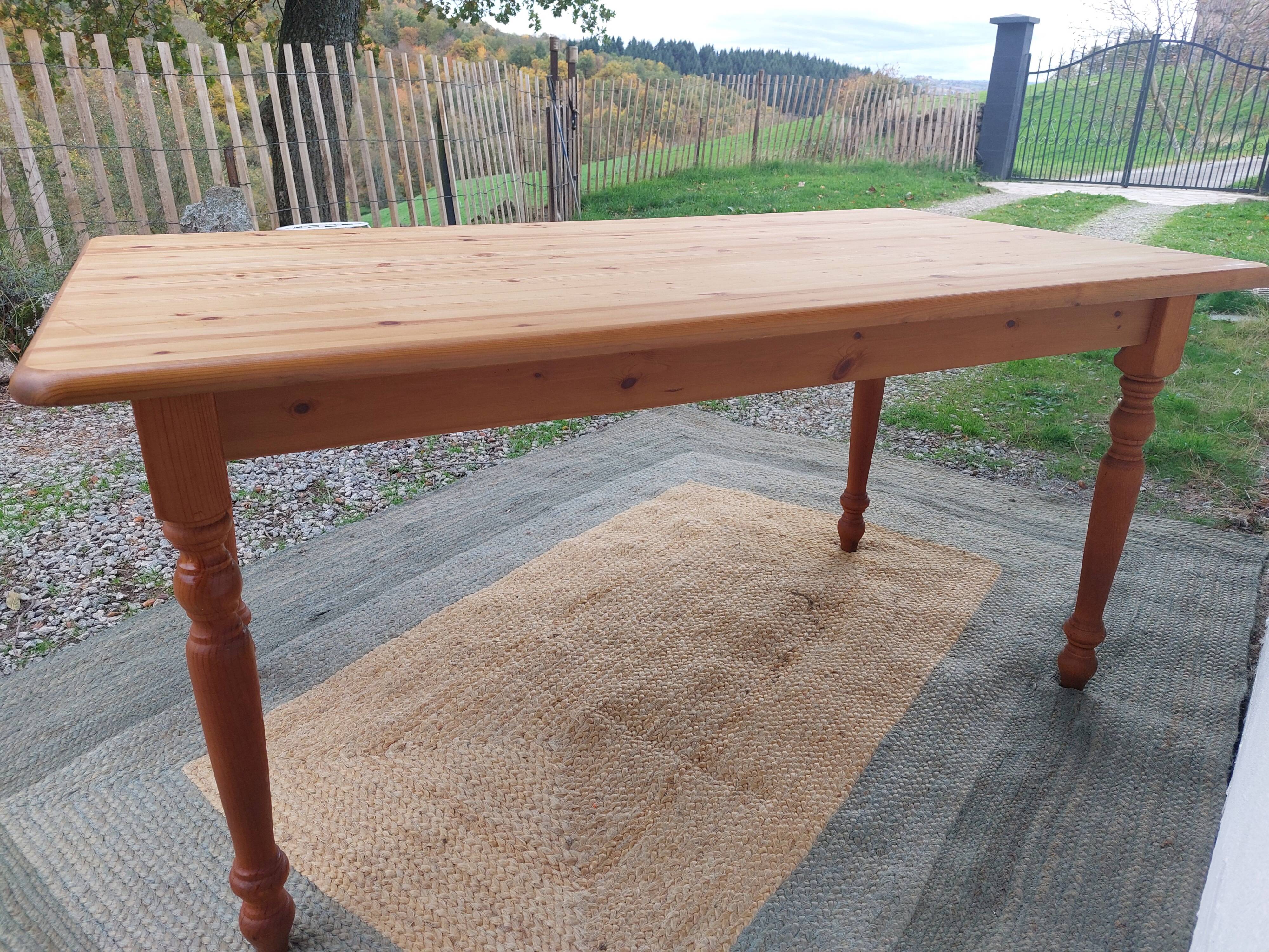 large table or wooden desk, removable legs