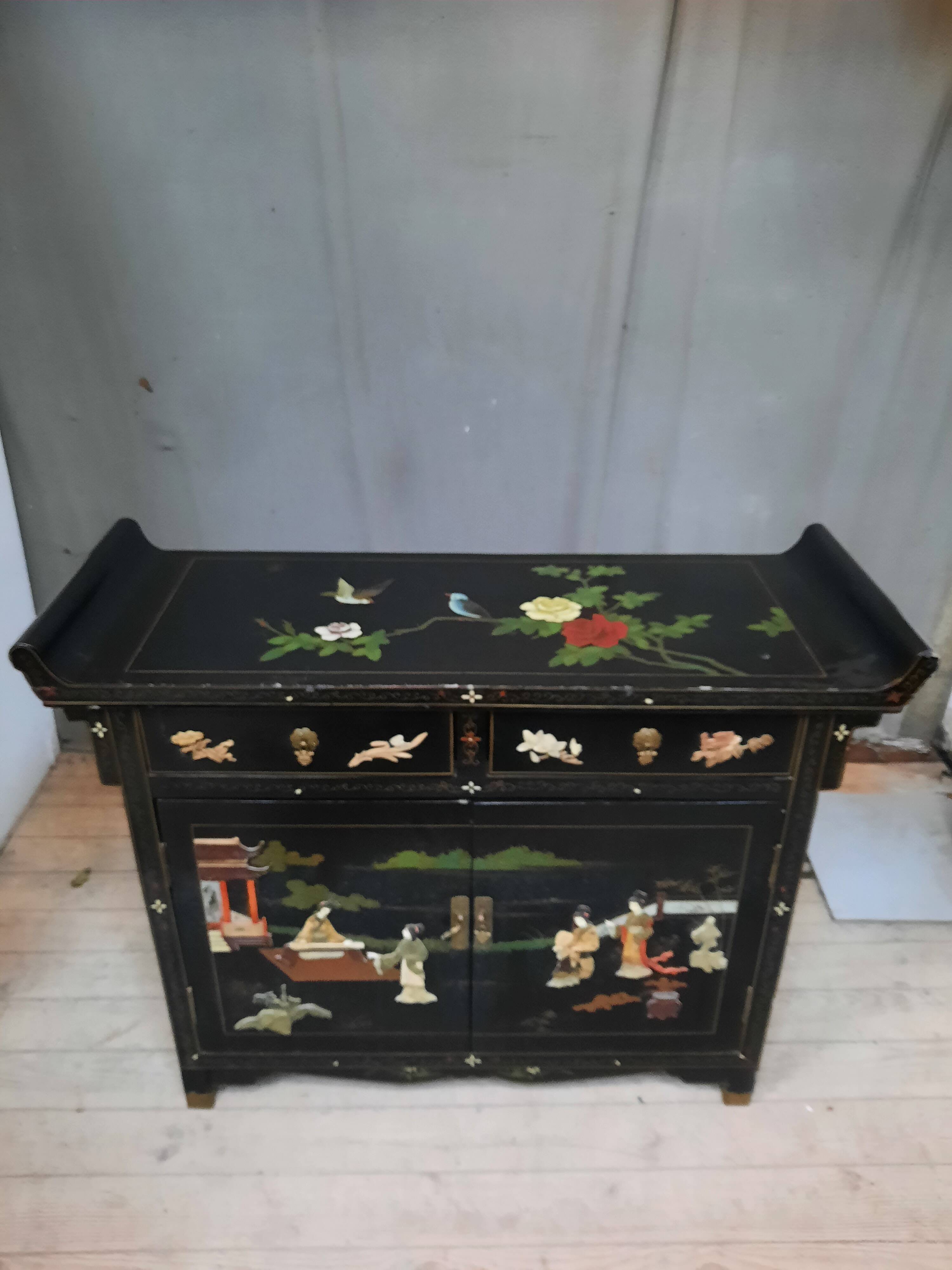 Chinese storage unit