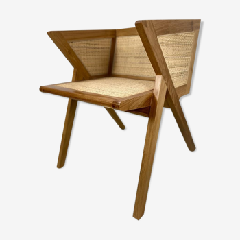 Chaise en rotin en forme de V en bois avec dossier bas