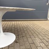 Original round dining table Knoll Tulip (152cm) Carrara