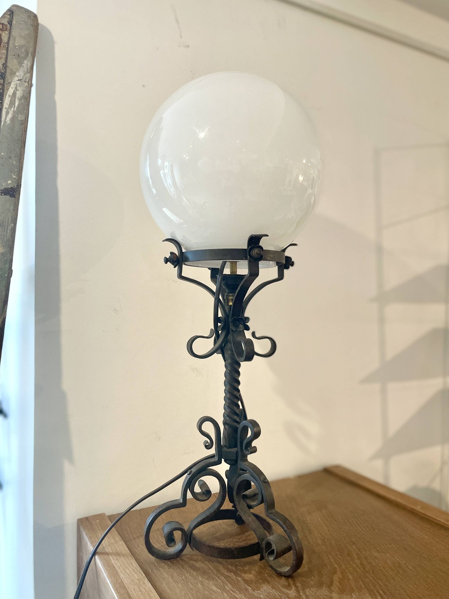 Art Nouveau lamp in wrought iron