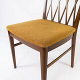 Set of six chairs in walnut 40s