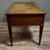 Flat desk from the Directoire period in walnut, 19th century work.