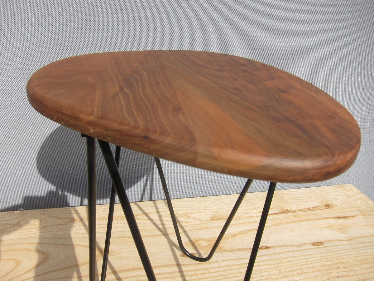 Tripod coffee table base pin