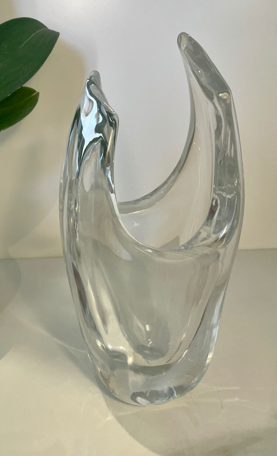 Asymmetrical crystal vase by Schneider from the 1960s - 1970s.