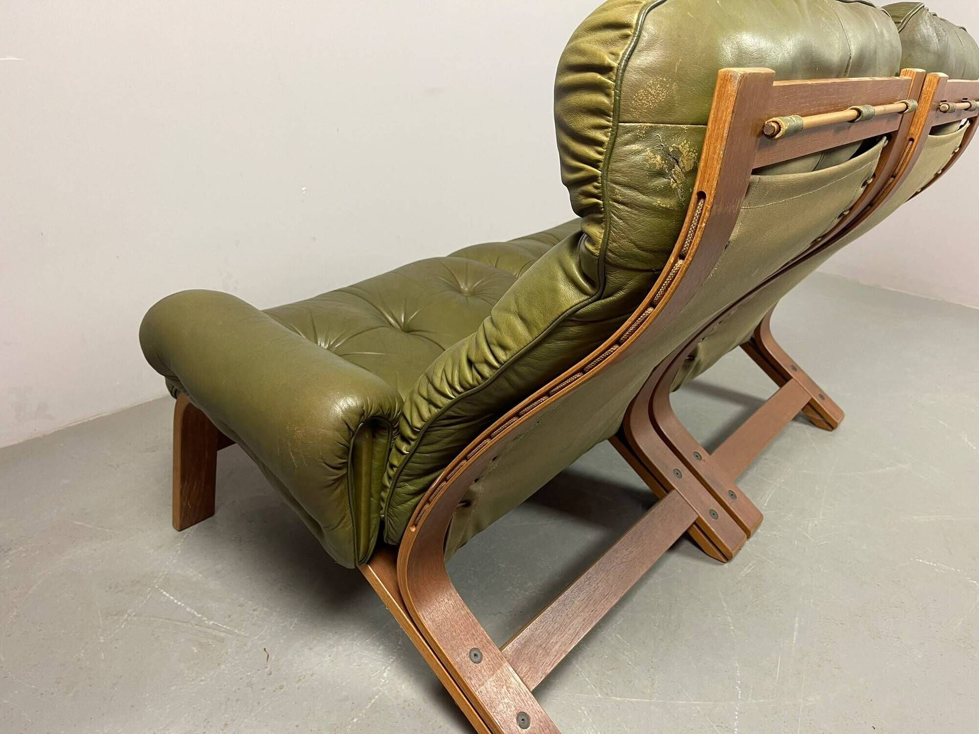 Supercomfy Scandinavian Rybo Rykken Olivegreen Leather 2-Seater Ry-Wing