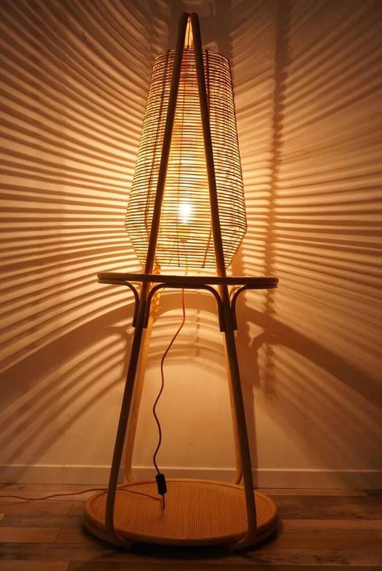 Lampadaire en rotin