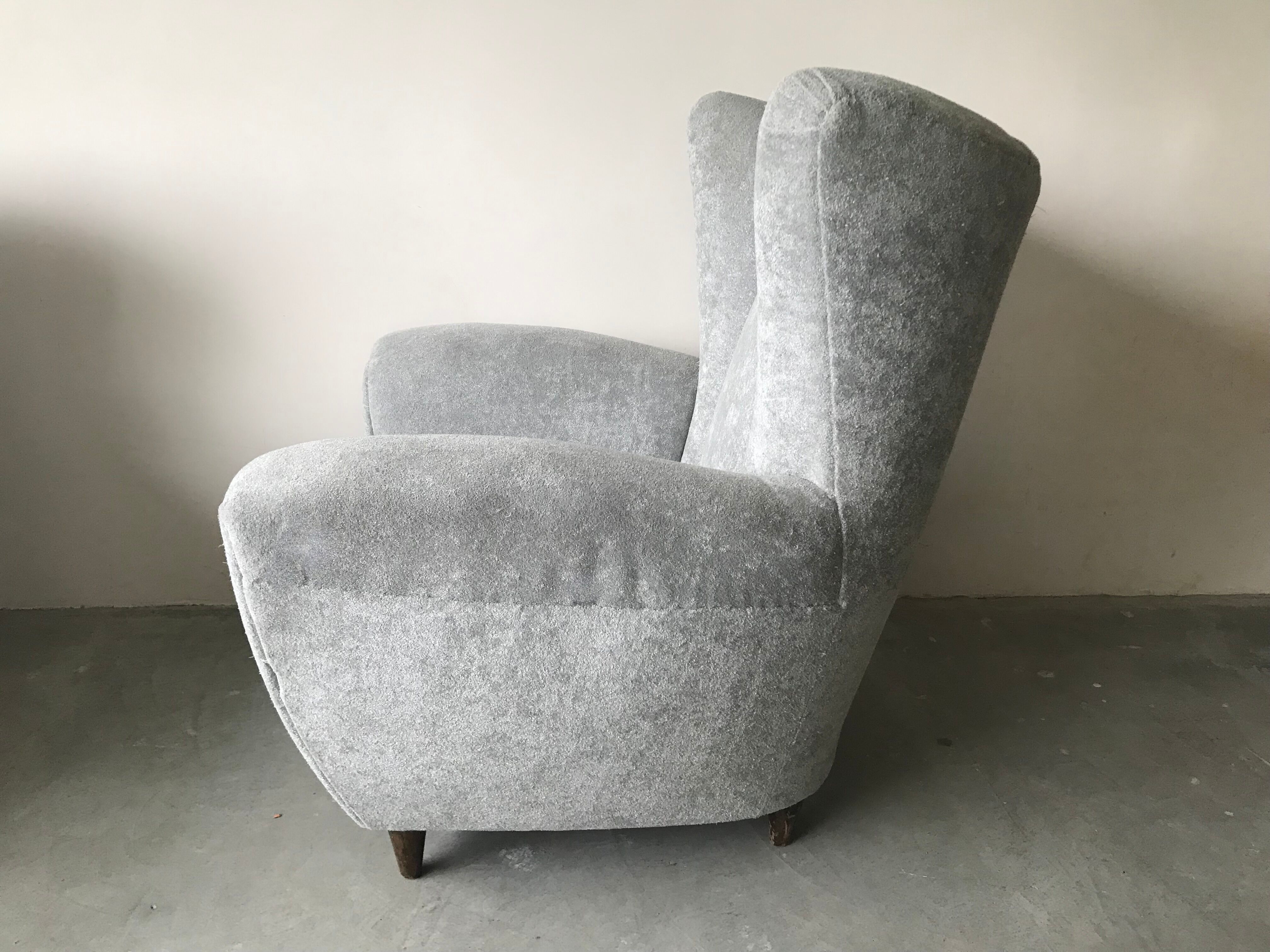 Pair of italian armchairs in velvet