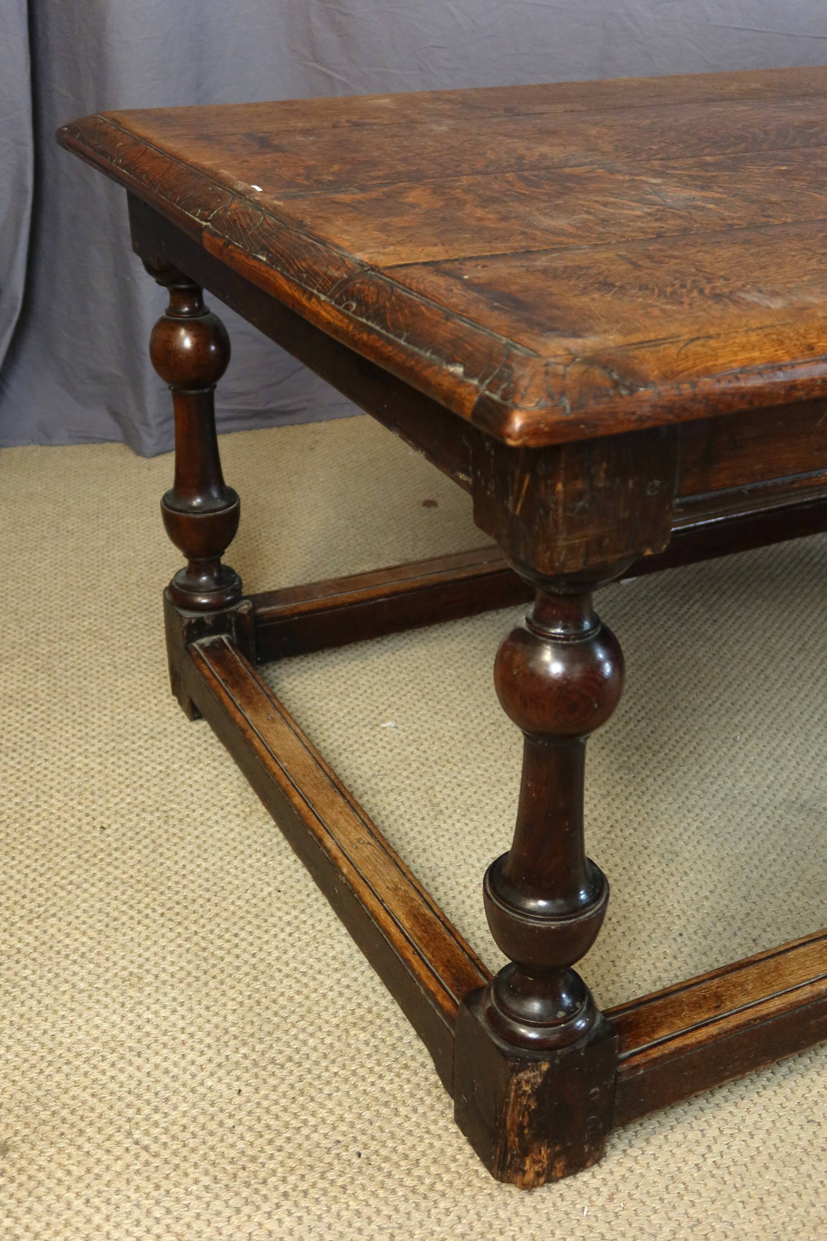 Table de salle à manger en chêne, XIXème siècle