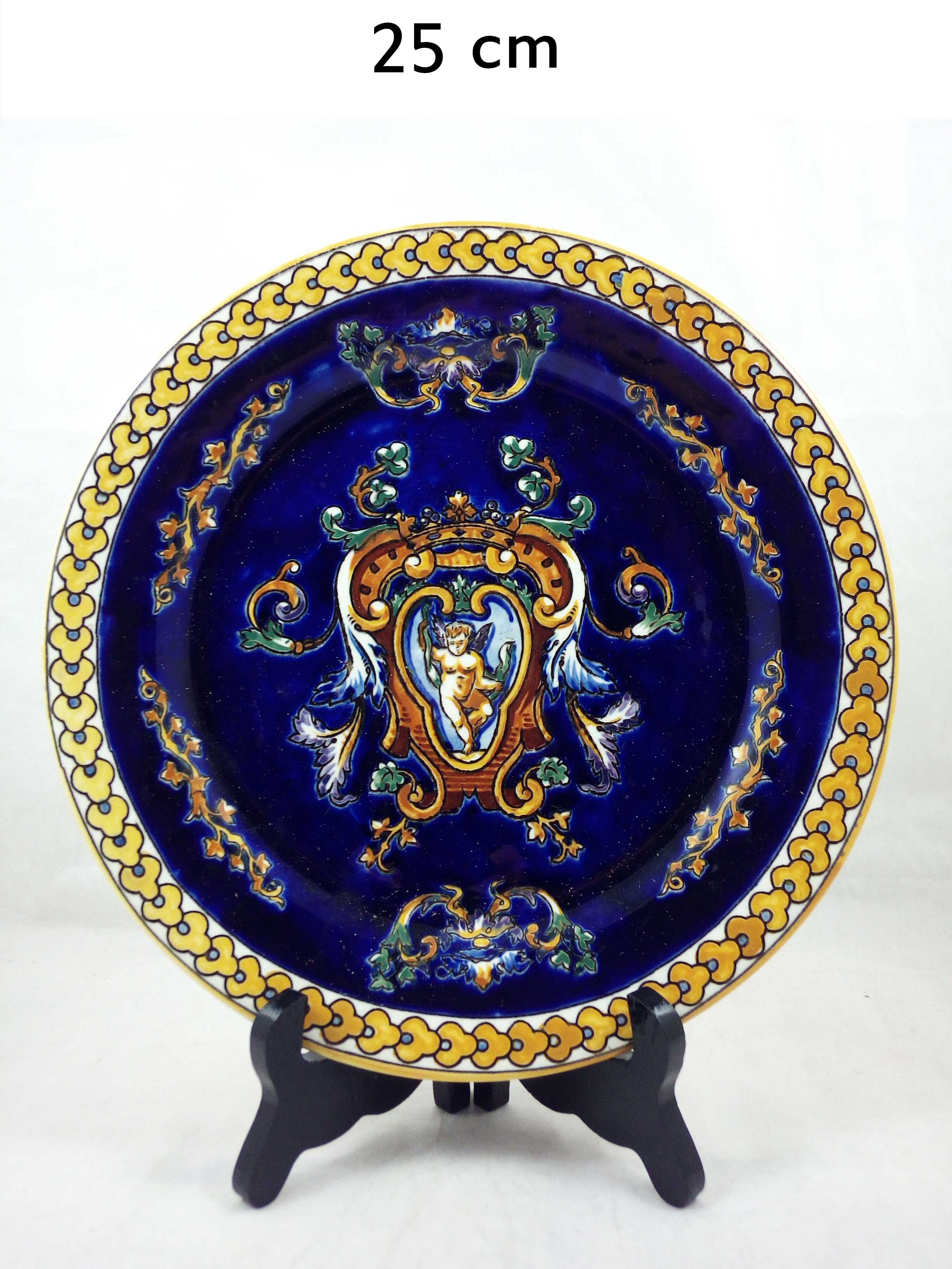 Assiette en faïence de Gien décor Renaissance bleu