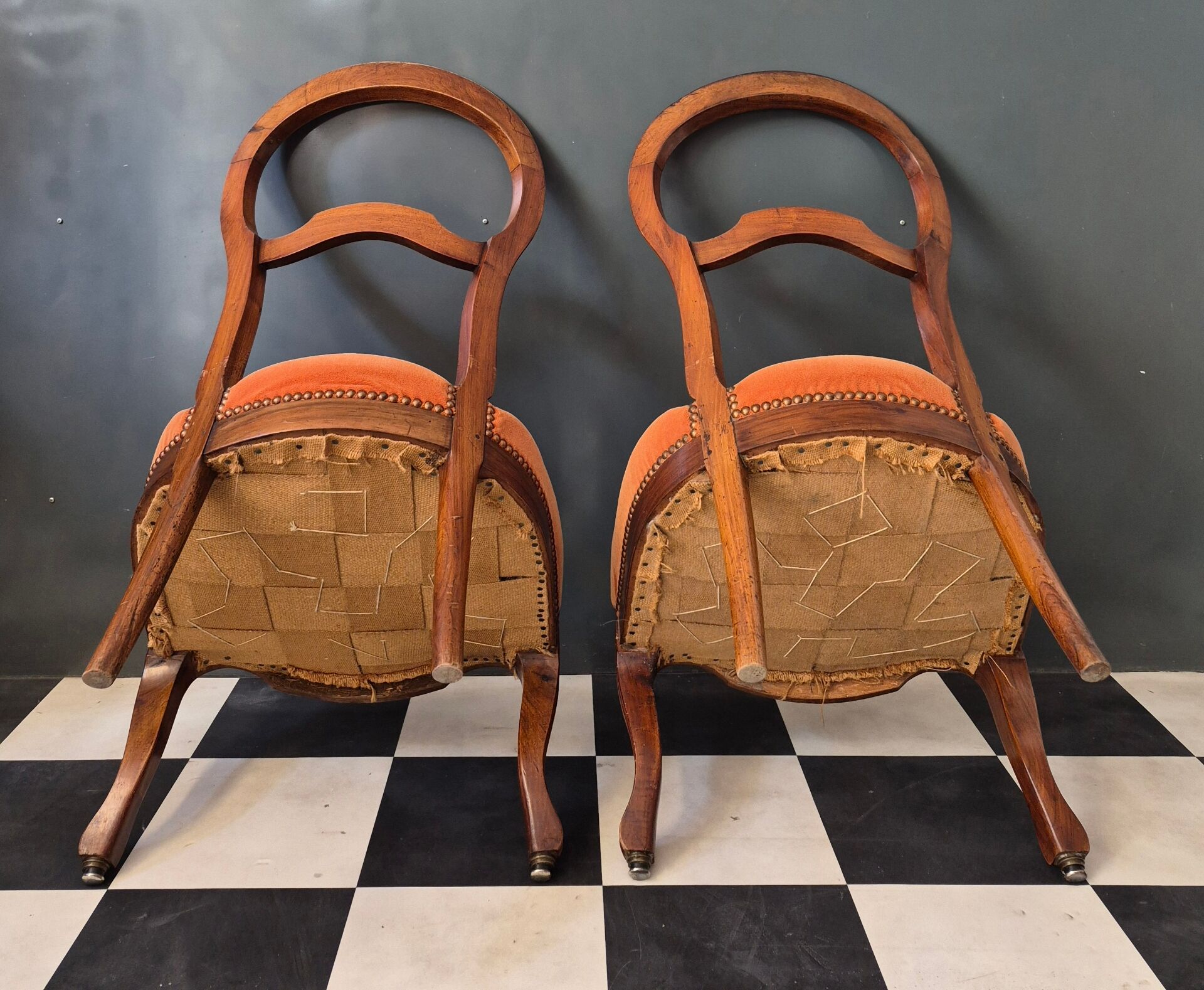 Paire de chaises basses chauffeuses style Louis Philippe