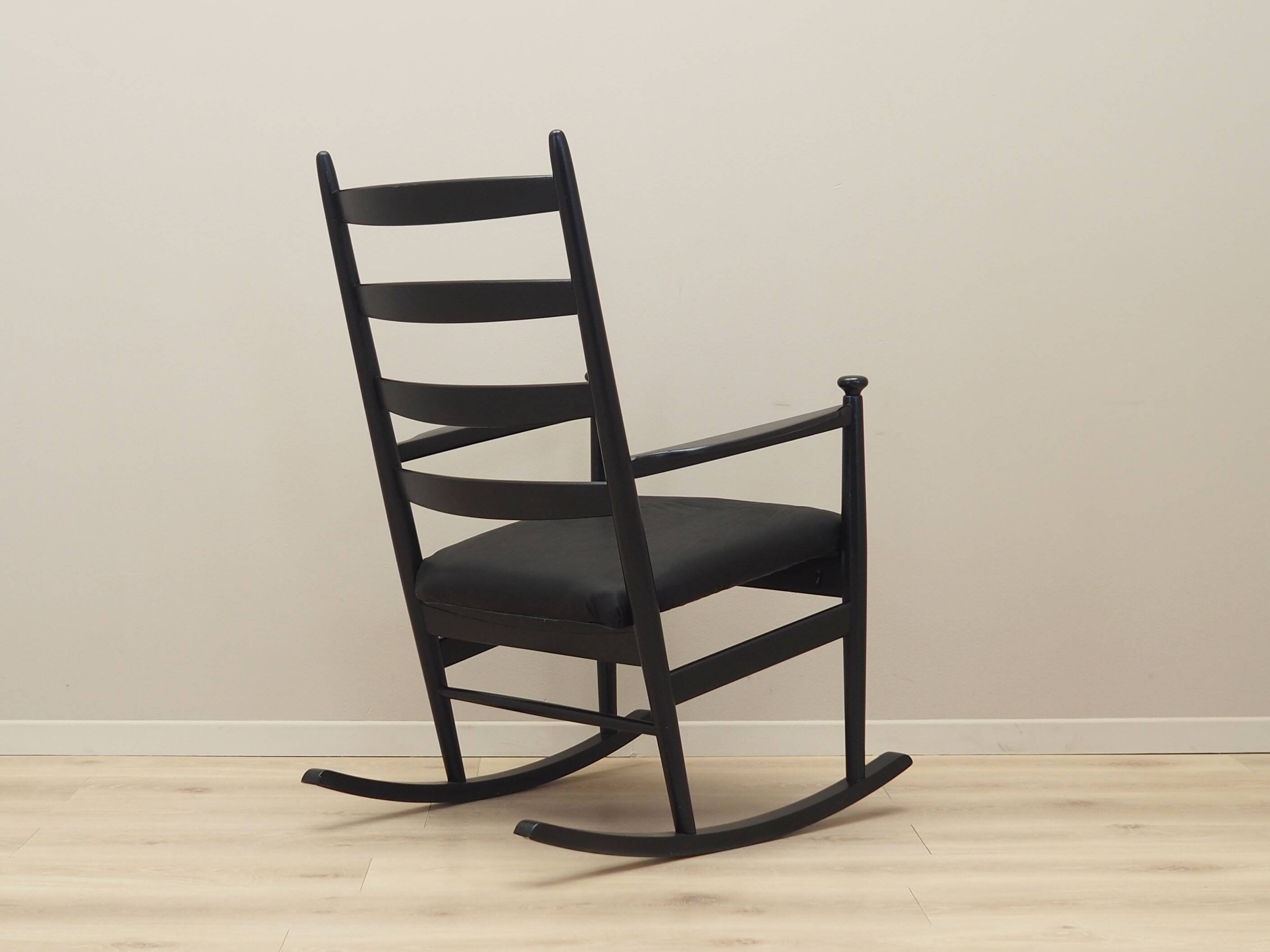 Fauteuil à bascule en hêtre, design danois, années 1970, production : Danemark