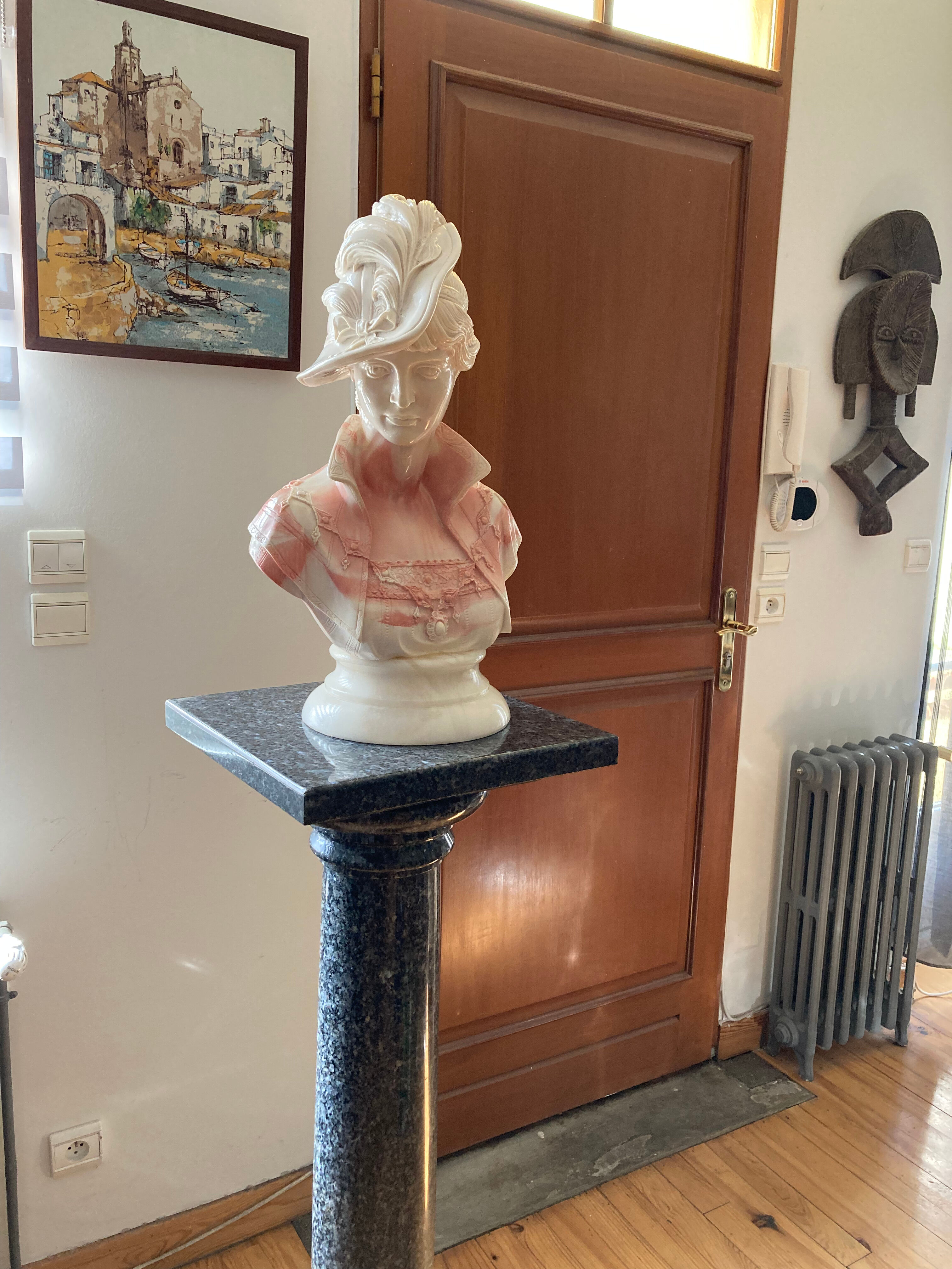 Granite column with pearly reflections