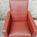 Paire de fauteuils simili cuir marron