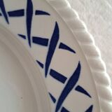 Suite de 8 assiettes creuses au pochoir