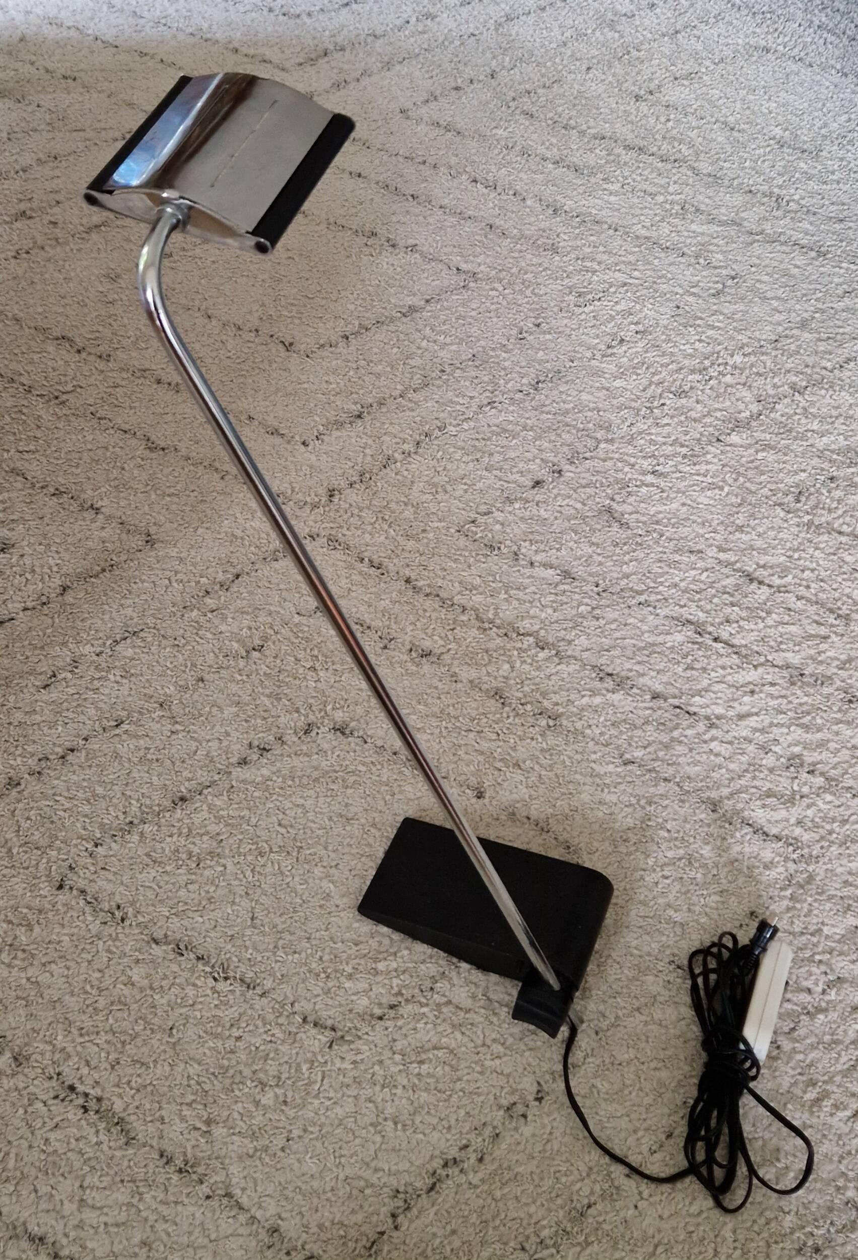 Minimalist desk lamp Switzerland 80s