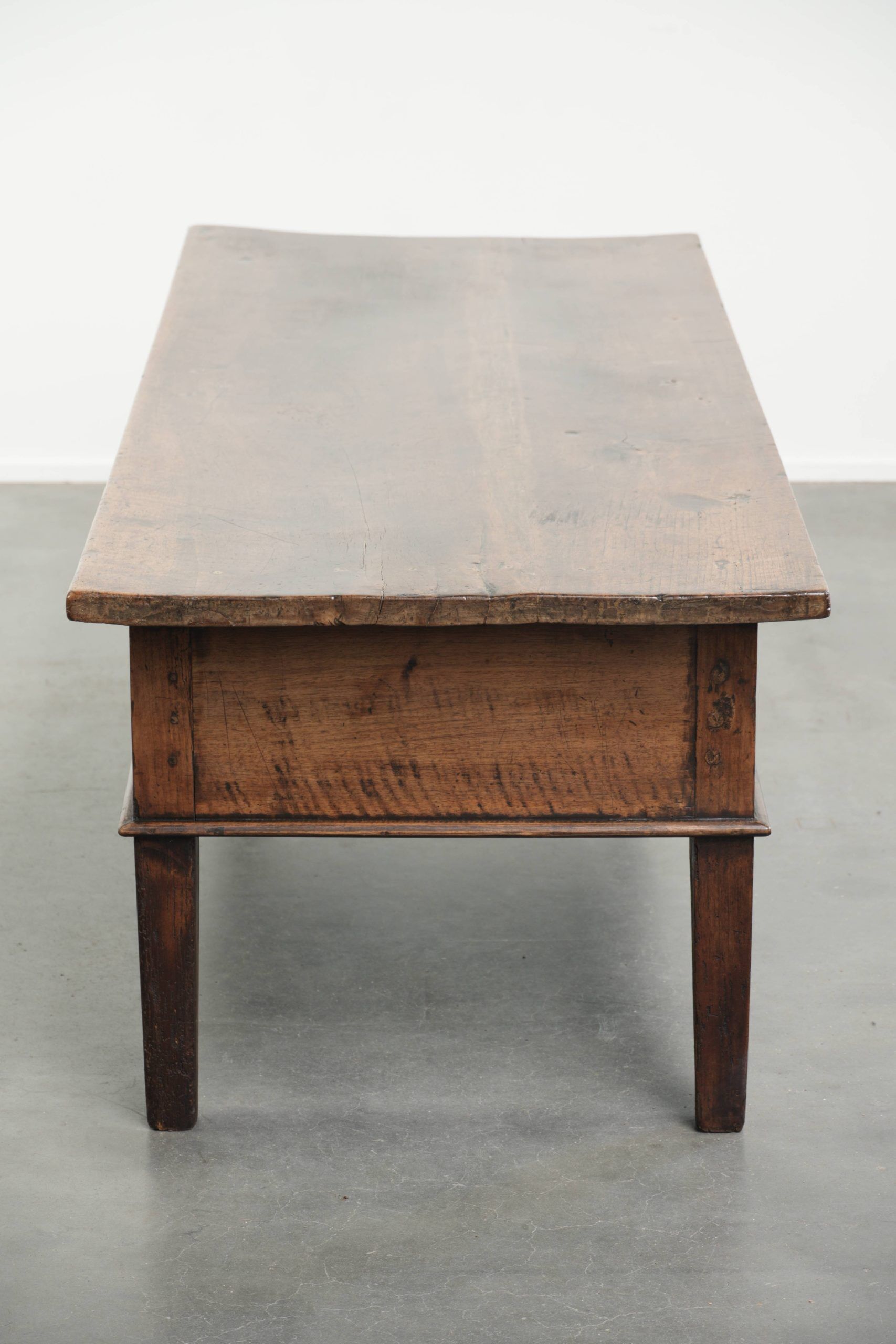 Antique walnut 18th-century Southern European coffee table with two drawers